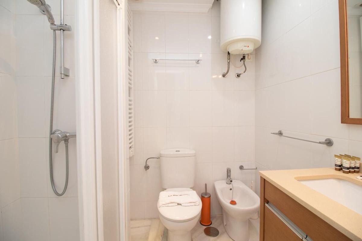 C1 - Seaside Malagueta Central Apartment Malaga Bagian luar foto